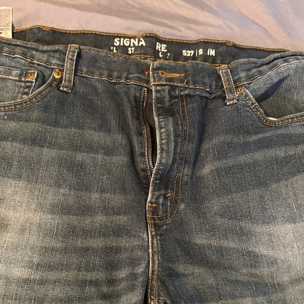 Levi's Men’s Relaxed Medium Blue Denim Jeans